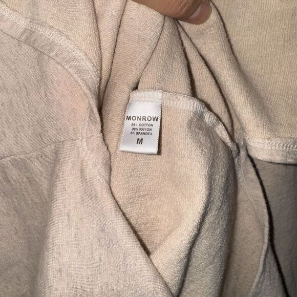 Monrow Mock Turtleneck Sweater Woman’s Size Medium Cream Oversized Pullover - Picture 4 of 7